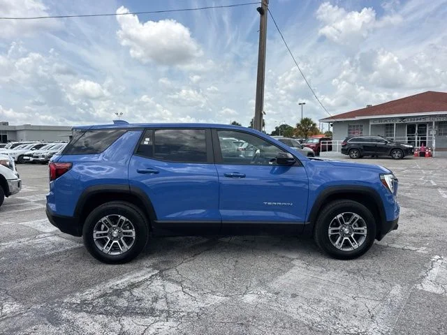 Used 2026  GMC Elevation image 9