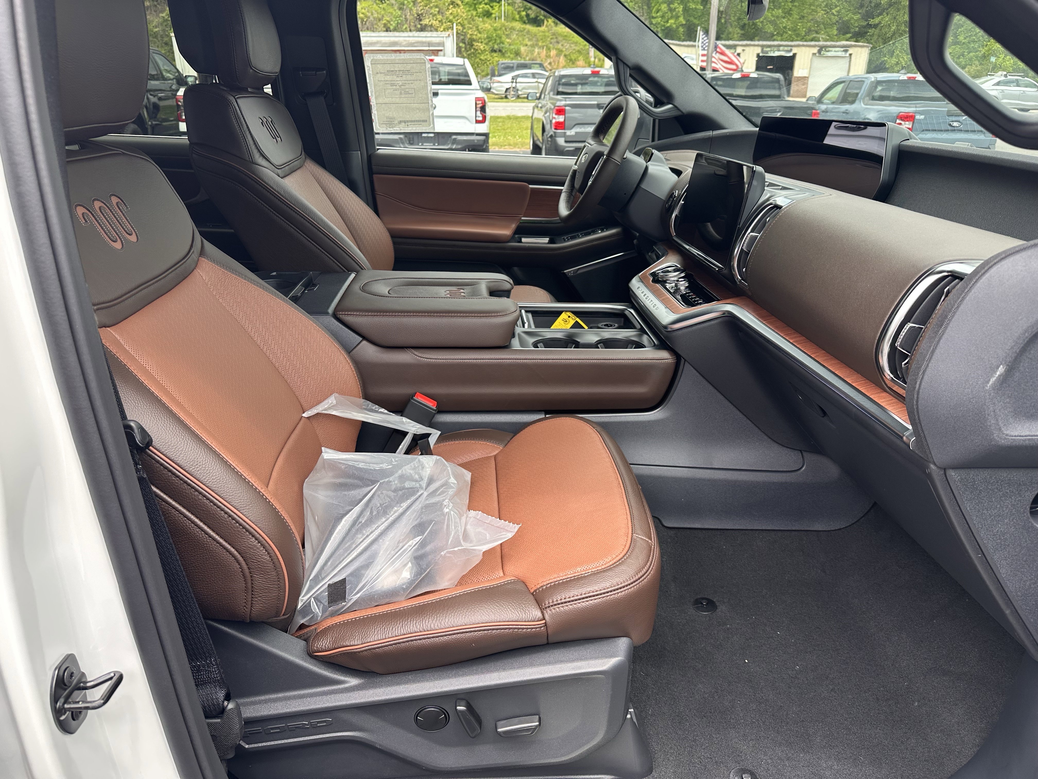 New 2026 Star White Metallic Tri-Coat Ford King Ranch® image 15