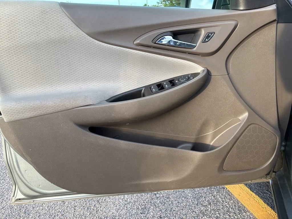 Used 2024 Gray Chevrolet LT image 11