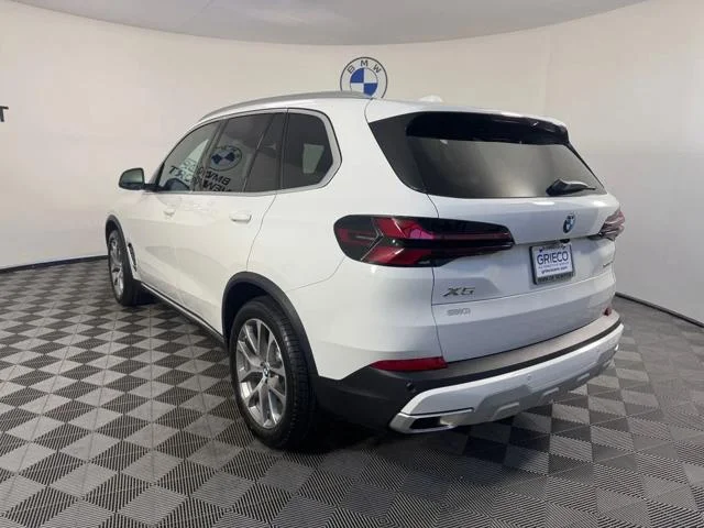 New 2026 Alpine White BMW xDrive40i image 8