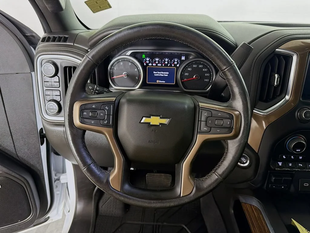 Used 2021 Iridescent Pearl Tricoat Chevrolet High Country image 13
