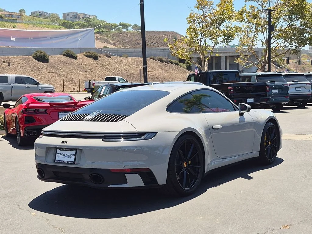 Used 2024  Porsche  image 5