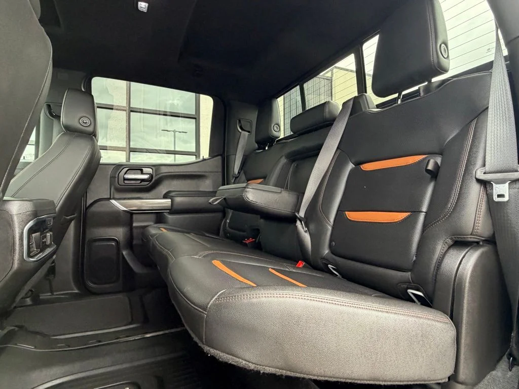 Used 2021 White GMC AT4 image 21