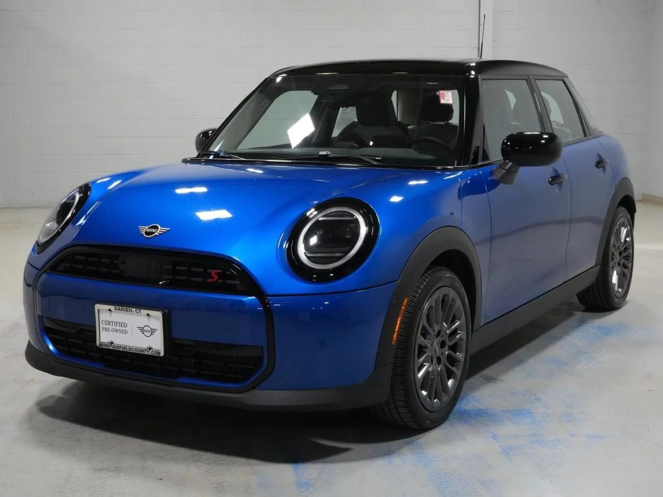 2025 MINI Hardtop Cooper S Signature's photo