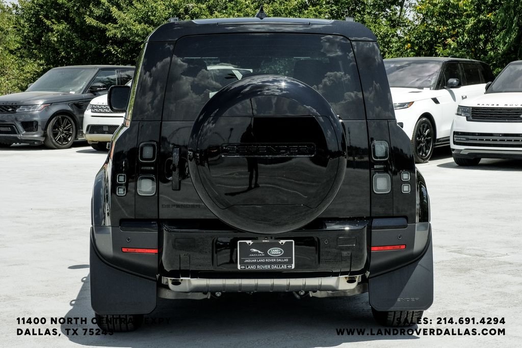 New 2026 Santorini Black Metallic Land Rover S image 11