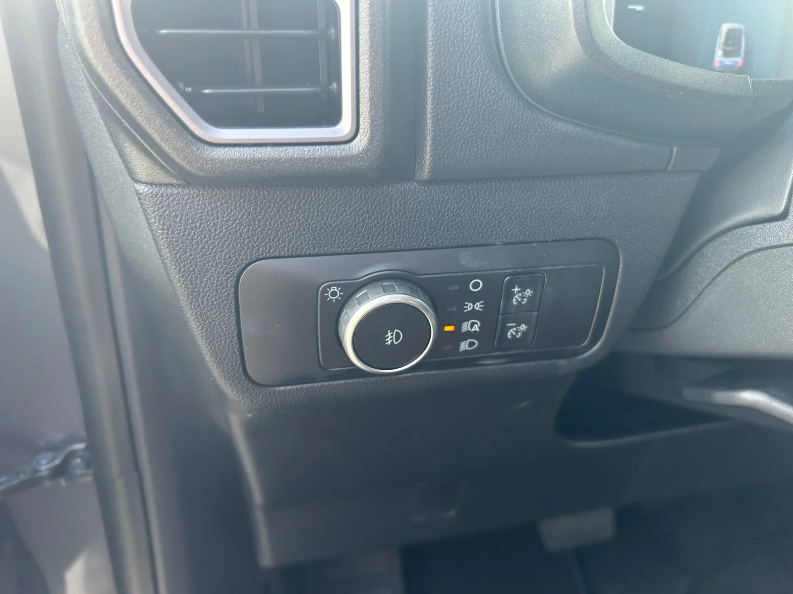 New 2026 Carbonized Grey Metallic Ford Outer Banks image 15