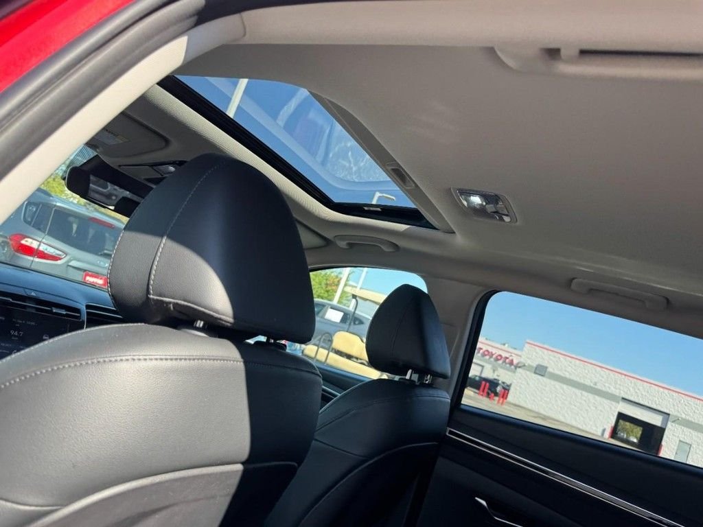 Used 2022 Red Hyundai SEL image 13