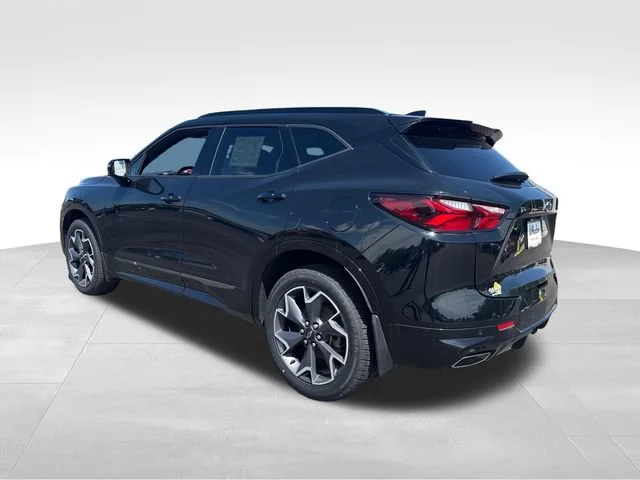 Used 2022 Black Chevrolet RS image 3