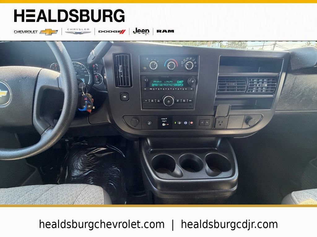 2025 Chevrolet Express Passenger LT - Photo 21