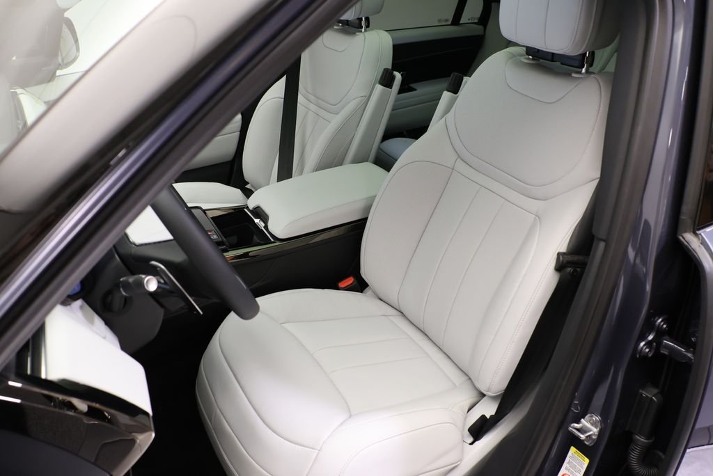 New 2026 Varesine Blue Land Rover SE image 30