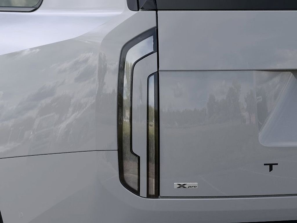 New 2027 Wolf Gray Kia X-Pro SX Prestige image 11