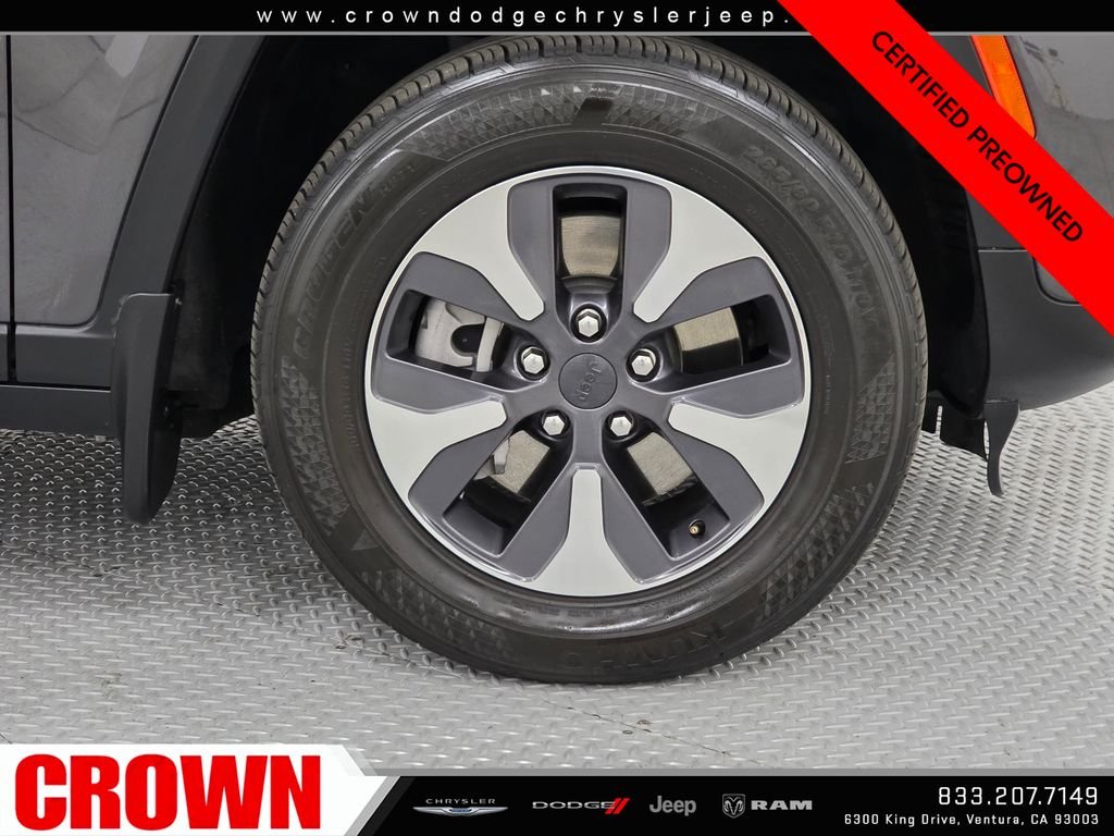Used 2022 Gray Jeep 4xe image 9