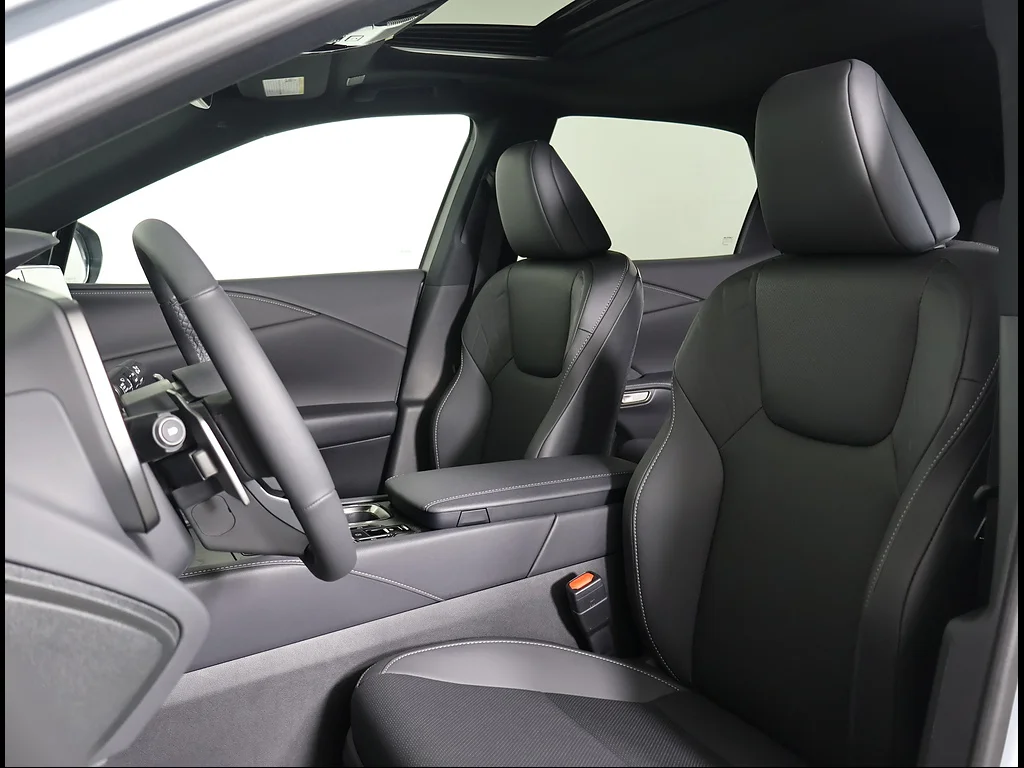 Certified Used 2026 IRIDIUM Lexus F SPORT Design image 7