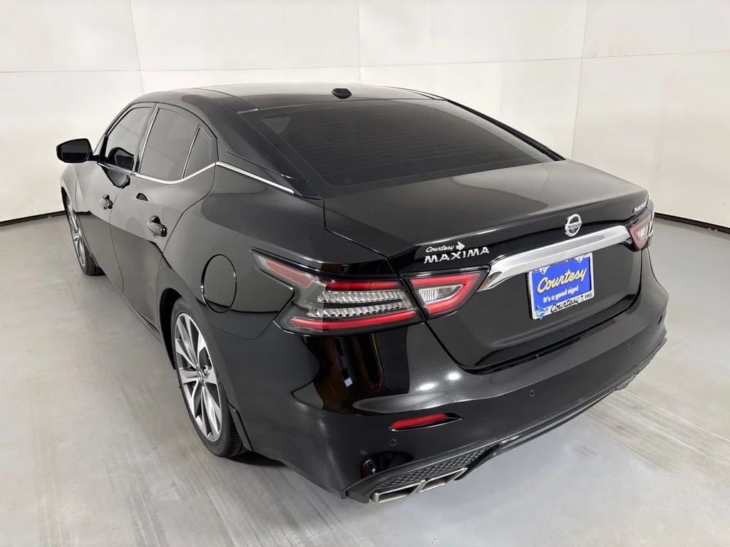Used 2020 Black Nissan Platinum image 6