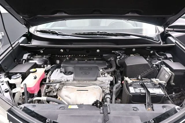 Used 2018 Gray Toyota XLE image 42