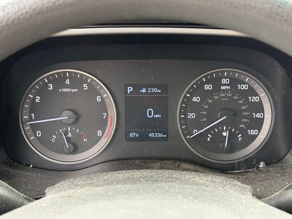 Used 2019 Red Hyundai SE image 33