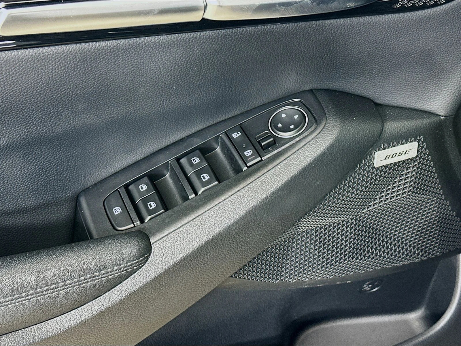 Used 2023 Black Kia  image 18