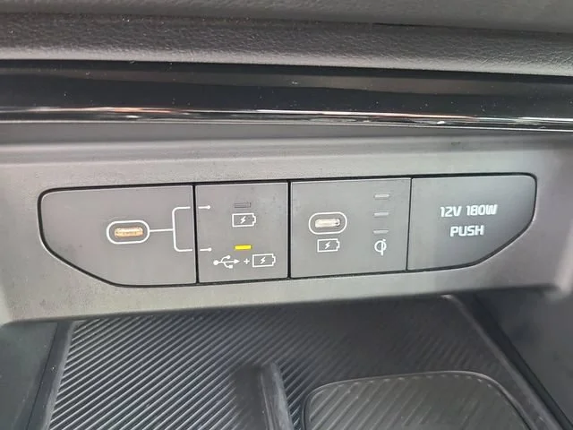 Used 2025  Kia GT image 25