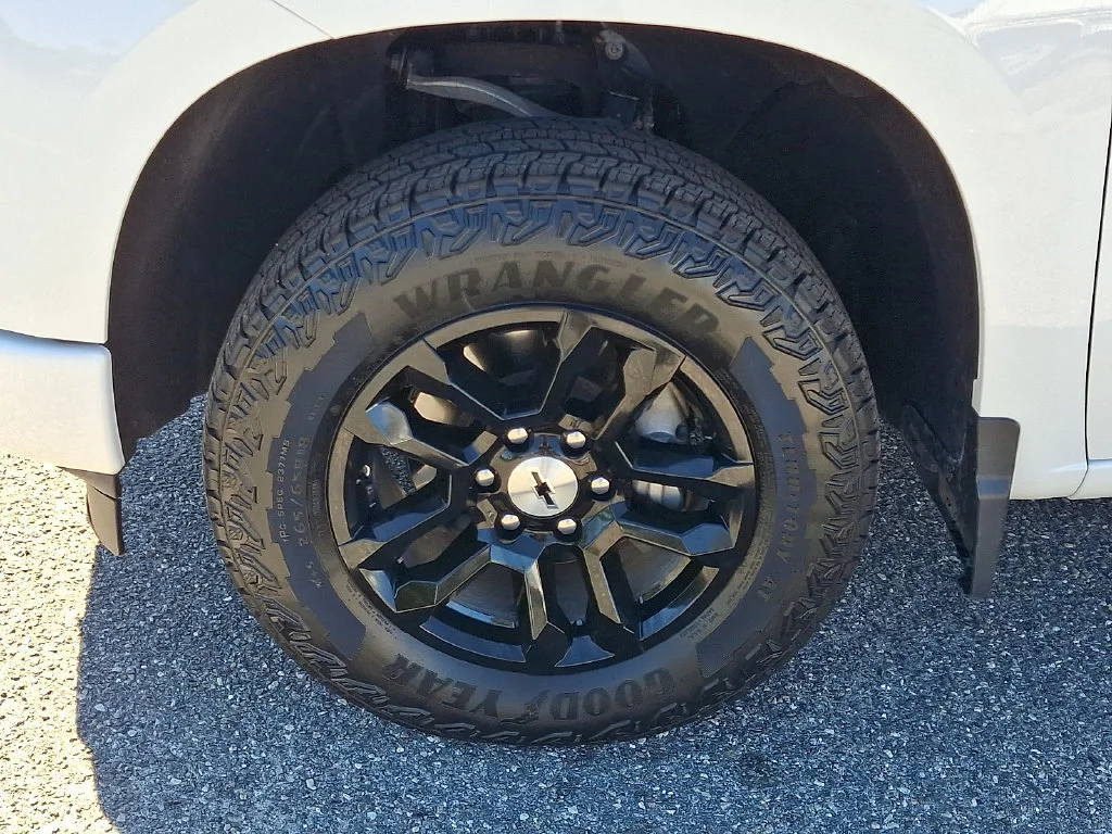 Used 2026 Summit White Chevrolet RST image 29