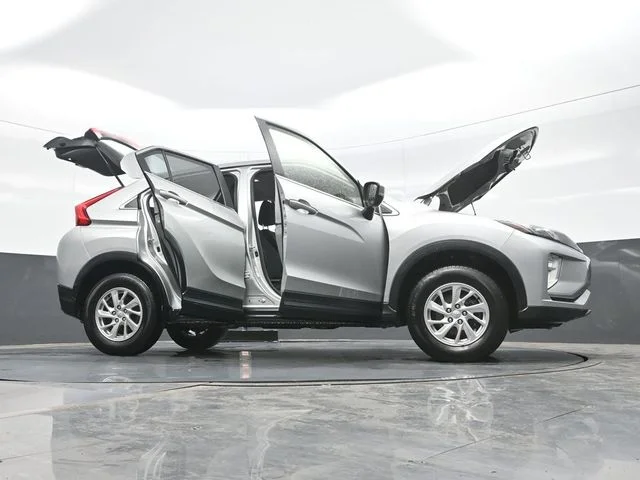 Used 2019 Silver Mitsubishi ES image 31