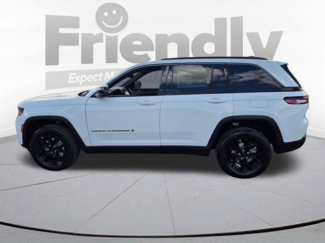 New 2026 Bright White Clear-Coat Exterior Paint Jeep Altitude image 4