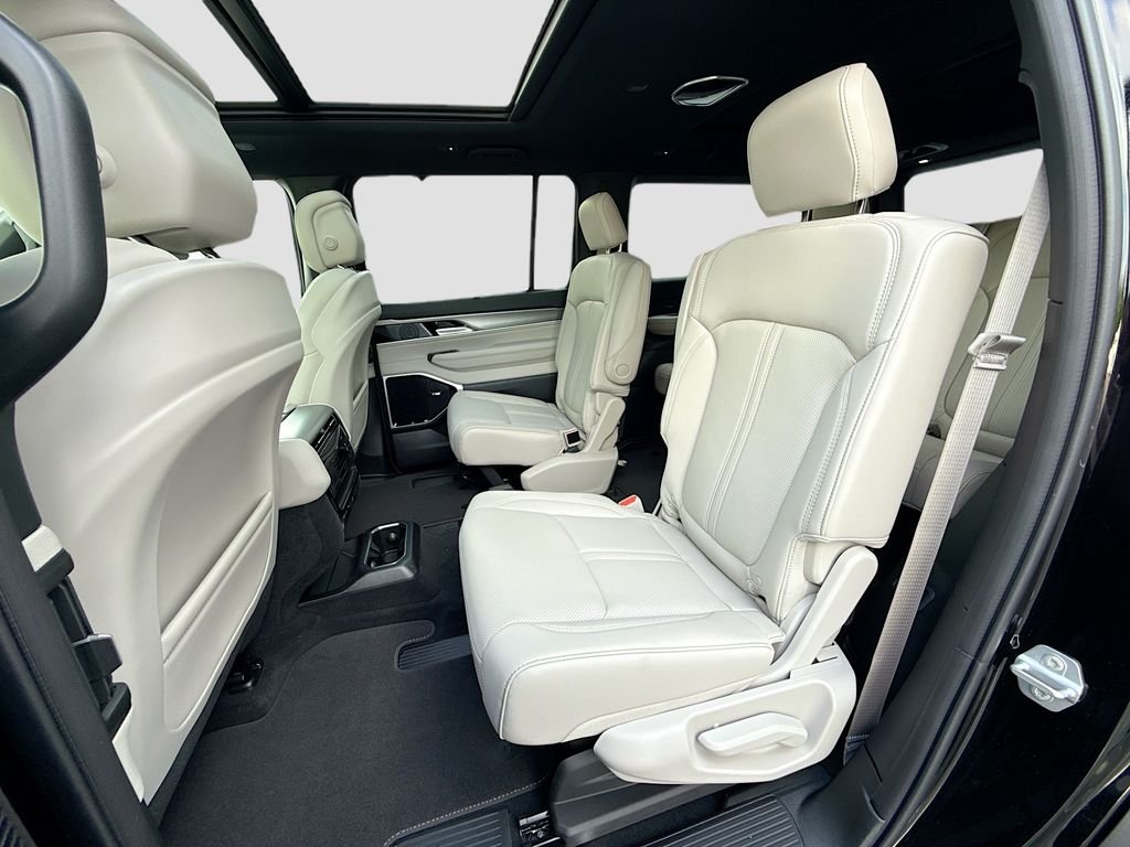New 2026 High Gloss Black Exterior Paint Jeep Limited Reserve image 25