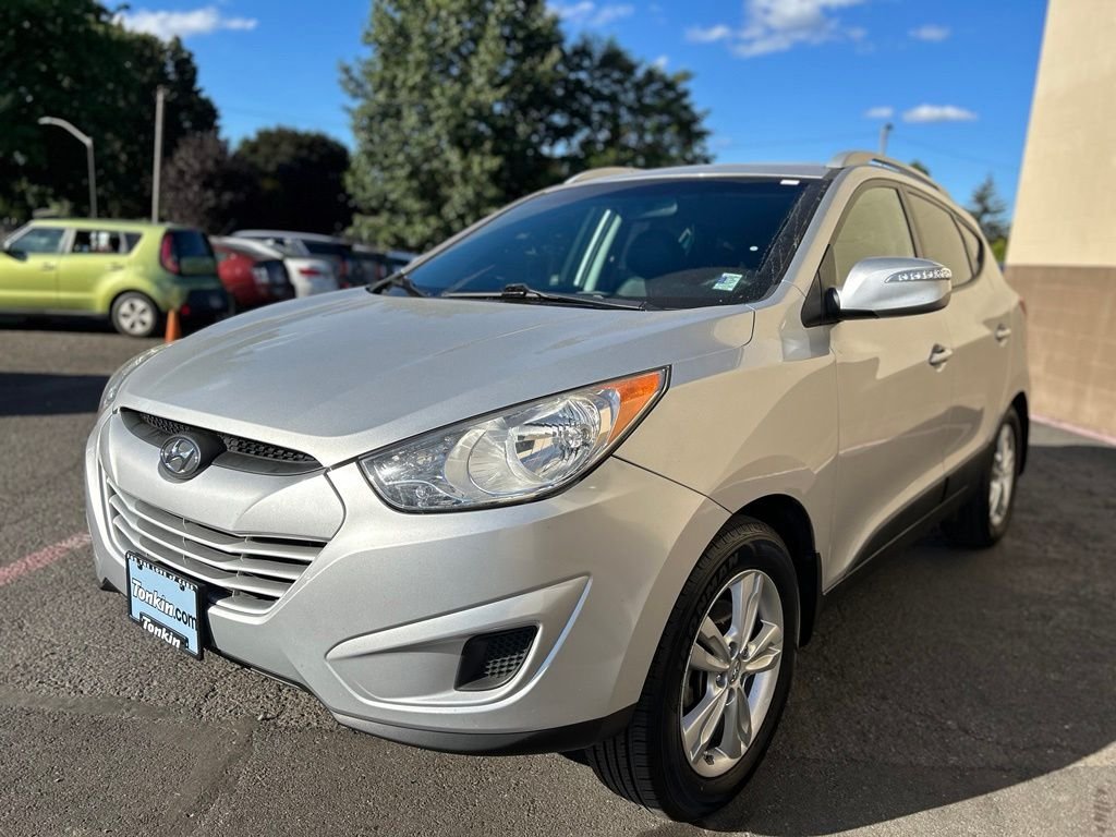 Used 2012 Diamond Silver Hyundai GLS image 13