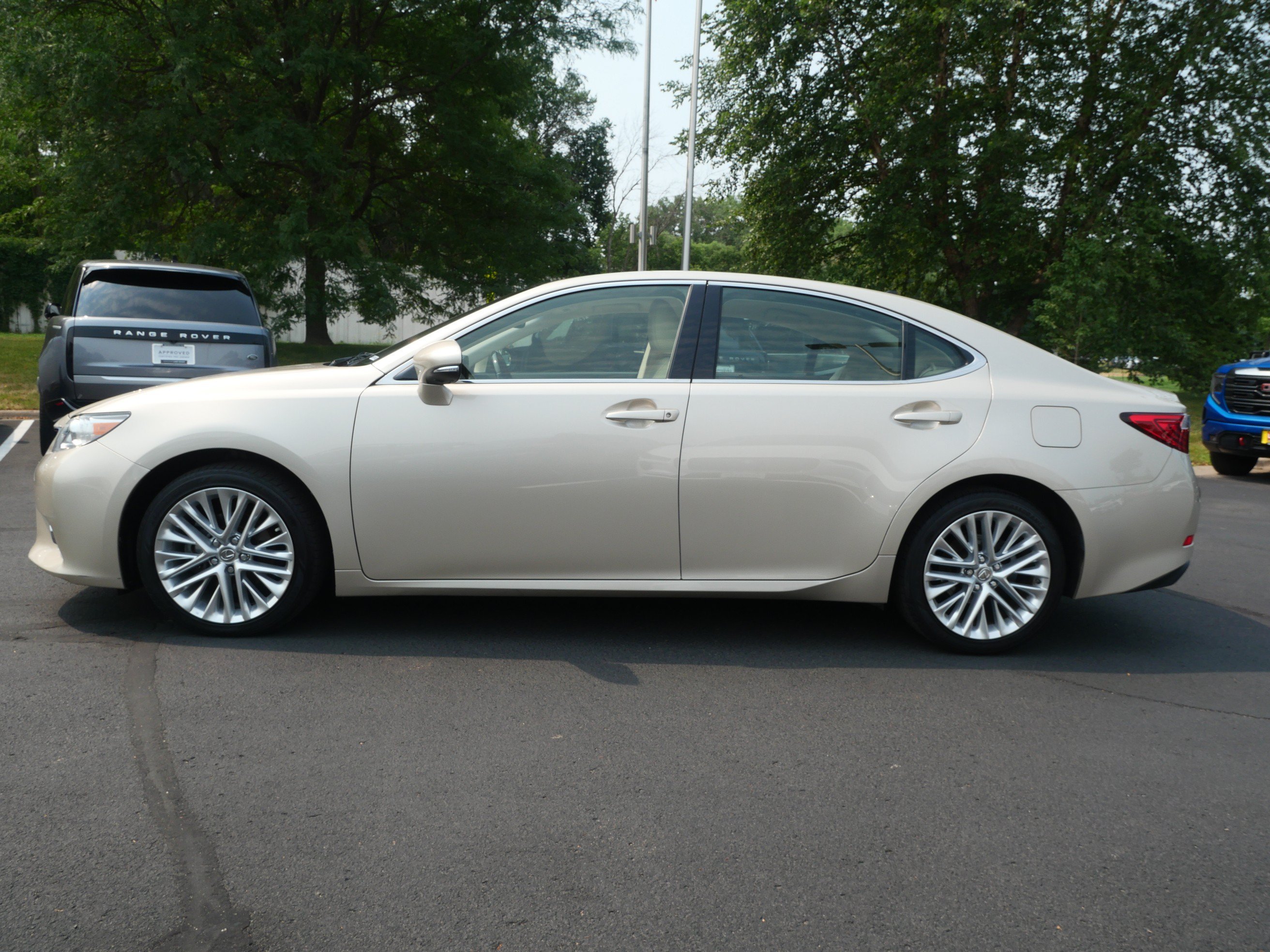 Used 2014 Lexus ES 350 with VIN JTHBK1GG0E2134822 for sale in Golden Valley, MN
