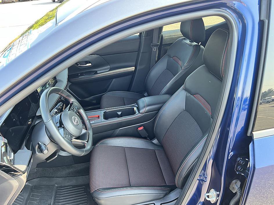 Used 2025 Deep Blue Pearl/Gun Metallic Nissan SR image 13