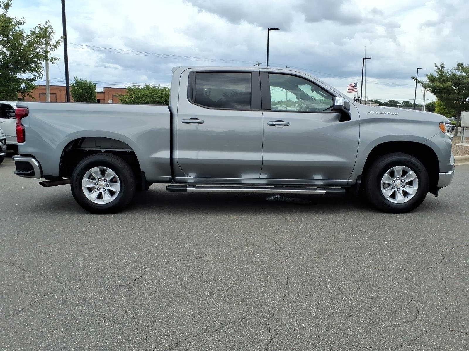 Used 2025 Sterling Gray Metallic Chevrolet LT image 11