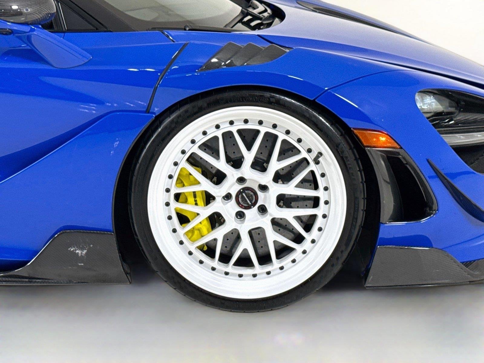 Used 2021 MSO Paris Blue / Miami Blue Wrap McLaren Performance | Full Ryft Body Kit | Carbon Steering Wheel | Exhaust | Custom Wheels image 37