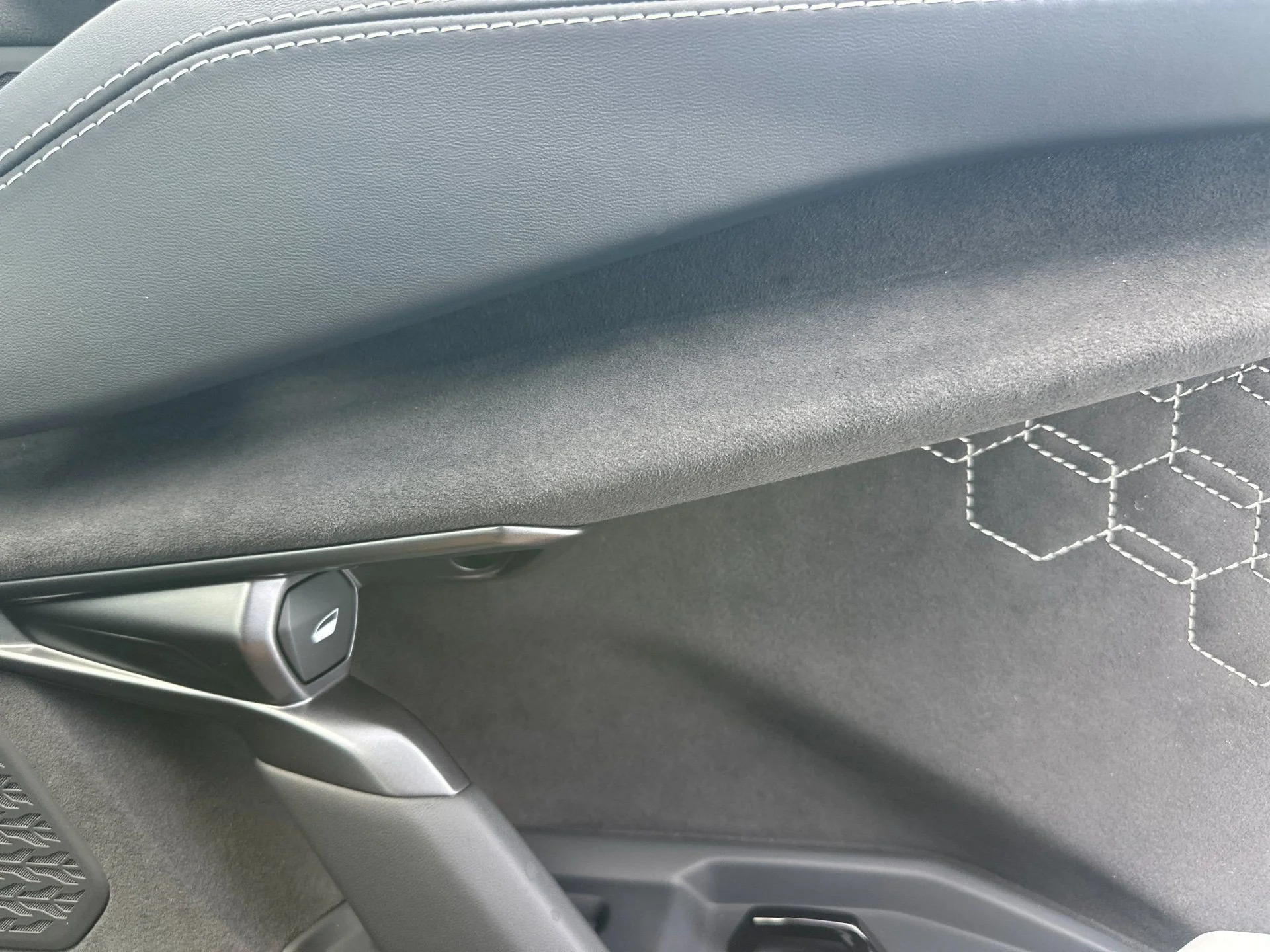 Certified Used 2026  Lamborghini  image 18