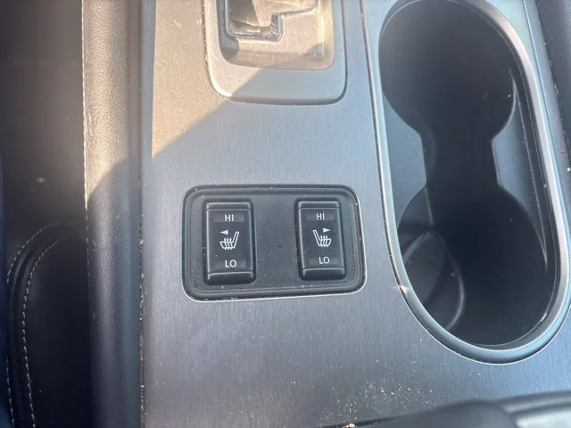 Used 2020 White Nissan SL image 14