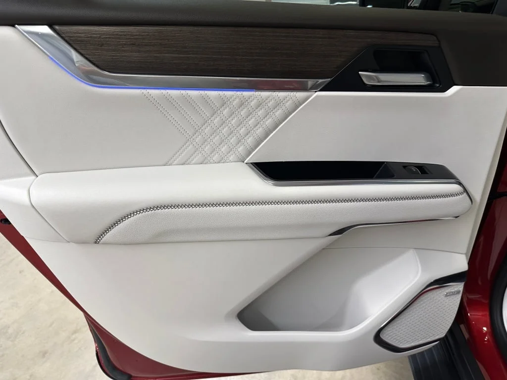 2026 GMC Acadia Denali - Photo 19