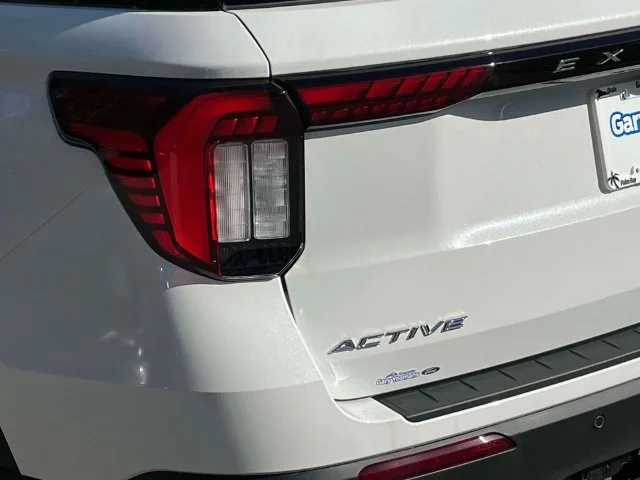 New 2026 Star White Metallic Tri-Coat Ford Active image 10
