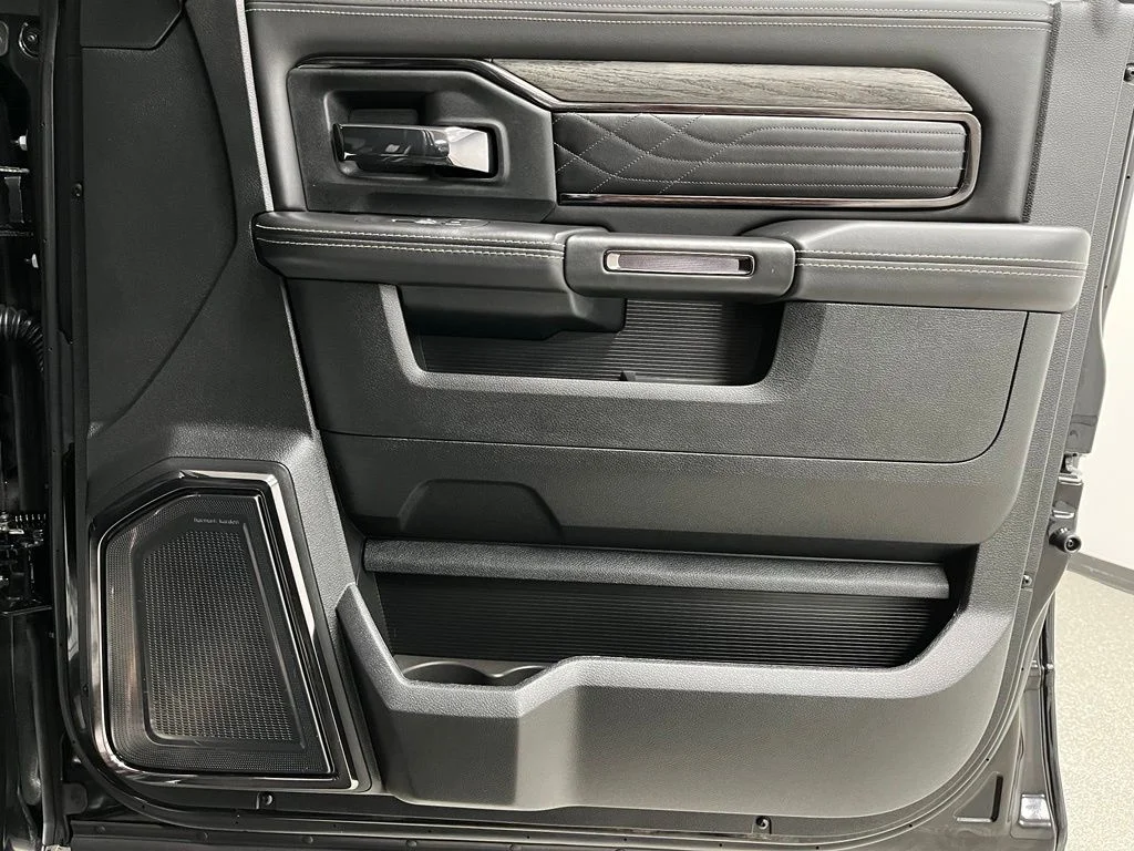 2025 RAM Ram 2500 Pickup Limited - Photo 54