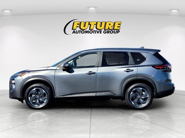 Used 2025 Gray Nissan SV image 7