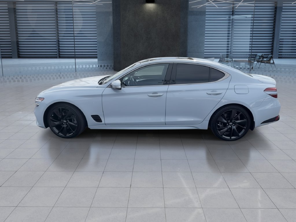 Used 2022 White Genesis 3.3T image 5