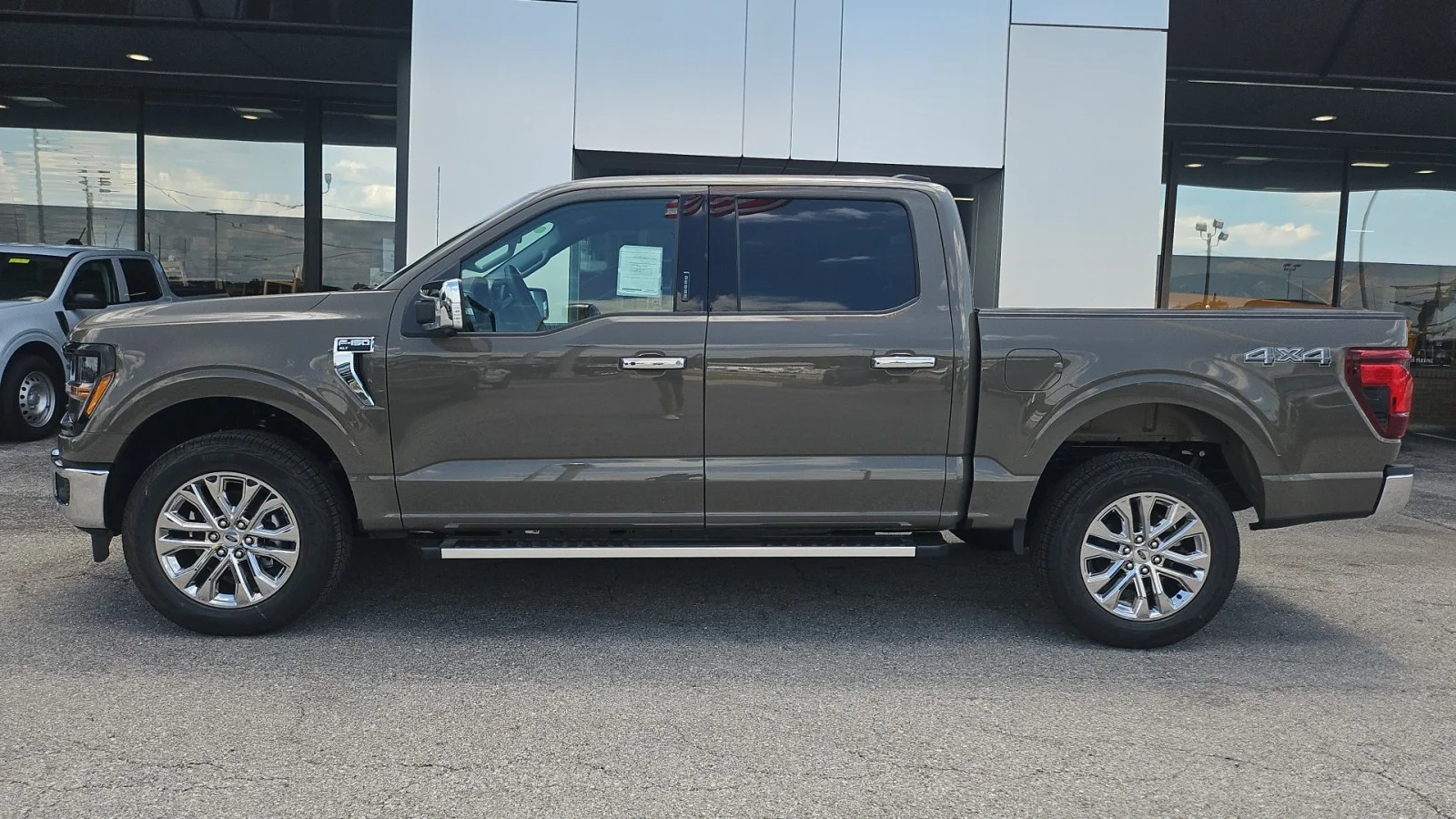 New 2026 Marsh Gray Ford XLT 4WD image 2