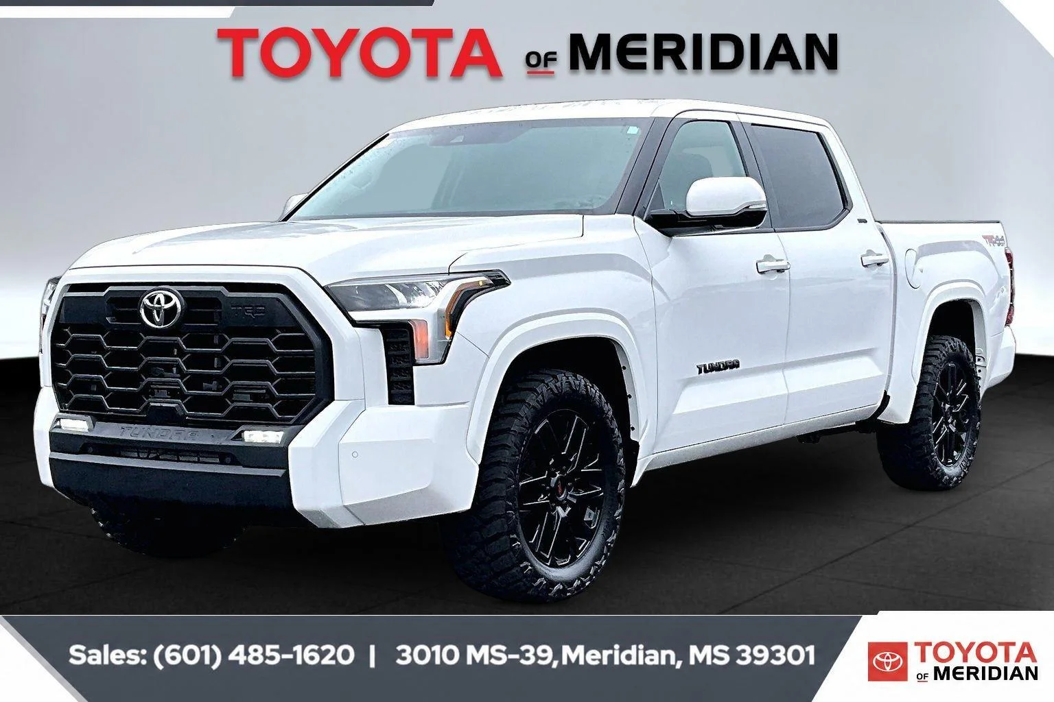 Used 2023 Ice Cap Toyota SR5 image 10