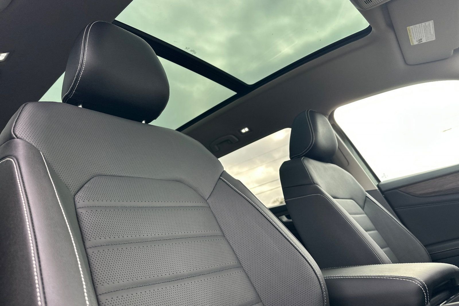 New 2026 Avocado Green Pearl Volkswagen SEL image 18