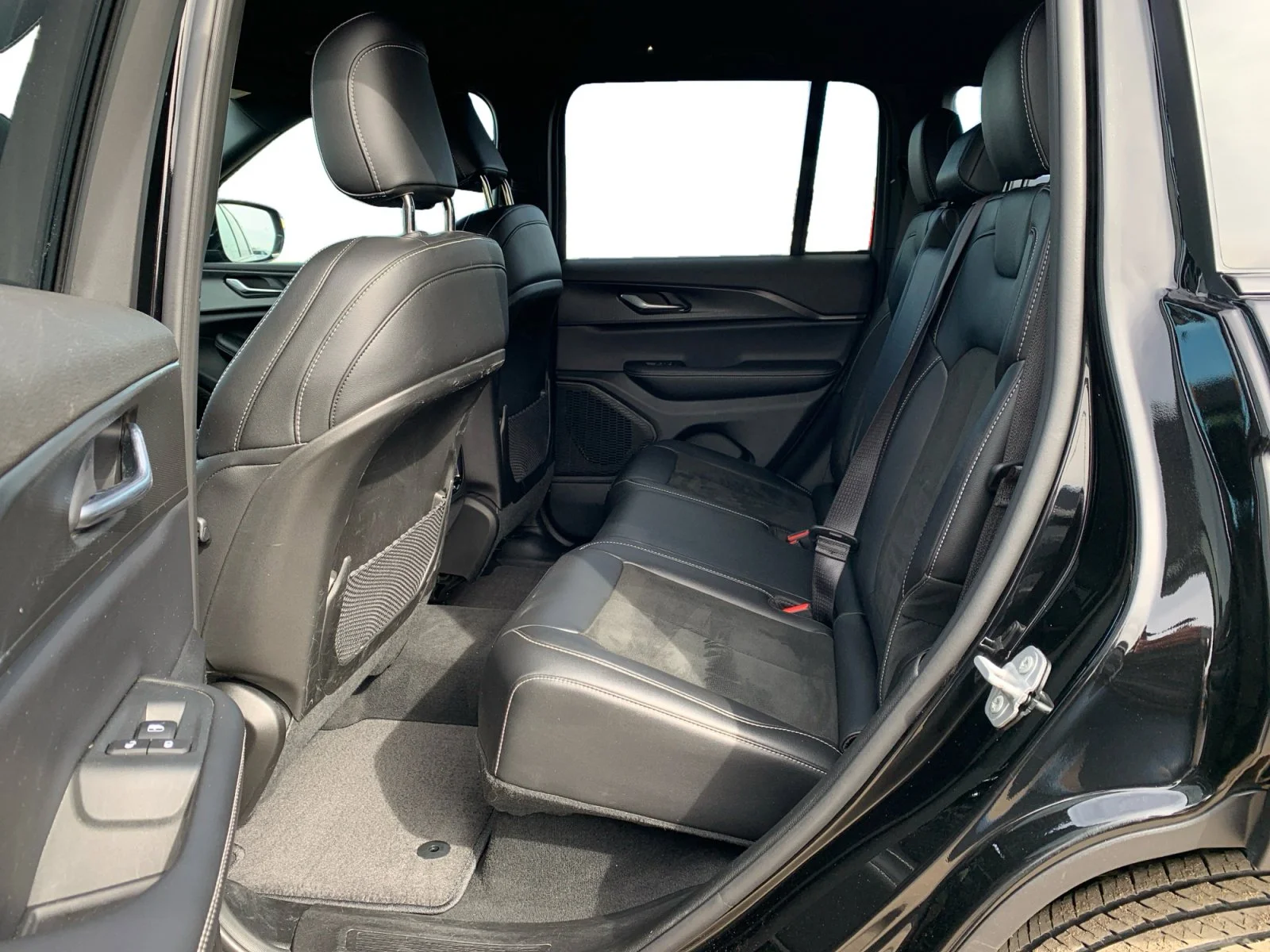 Certified Used 2025 Black Jeep Altitude image 16