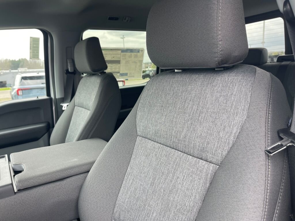 New 2026 Oxford White Ford XL image 8