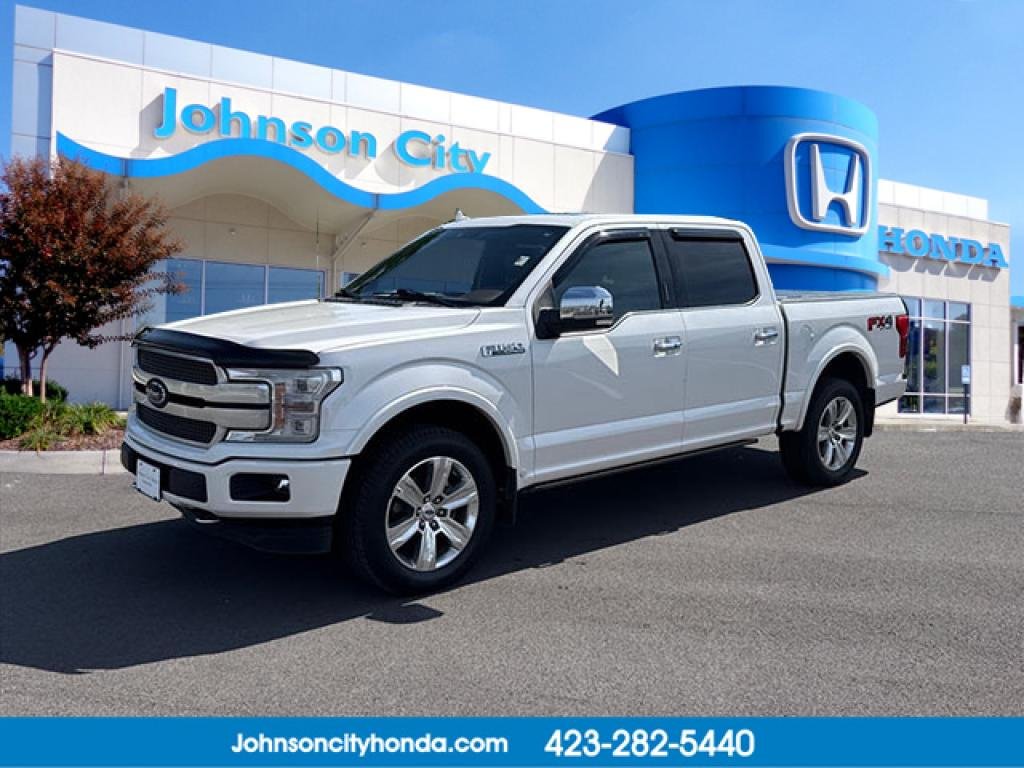 Used 2018 White Platinum Metallic Tri-Coat Ford Platinum image 1