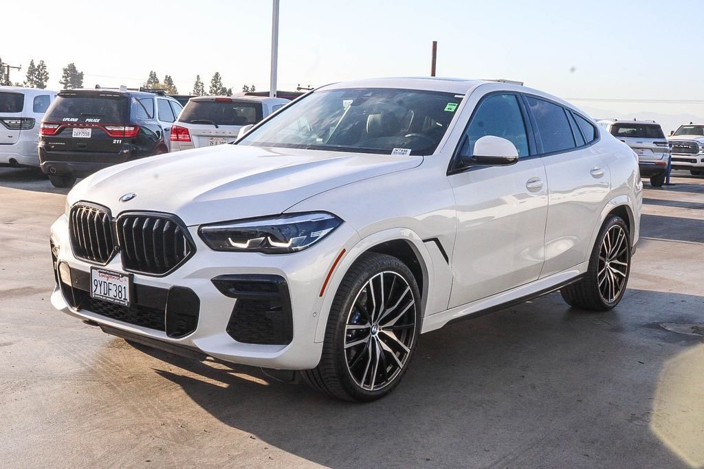 Used 2022 White Metallic BMW xDrive40i image 4
