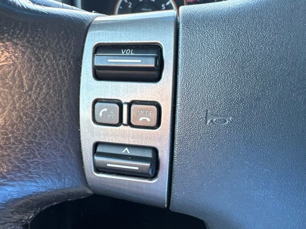 Used 2010 Silver Nissan SE image 23