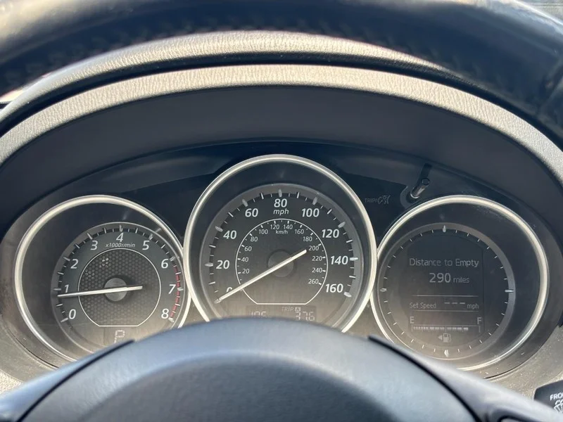 Used 2014  Mazda i Grand Touring image 21