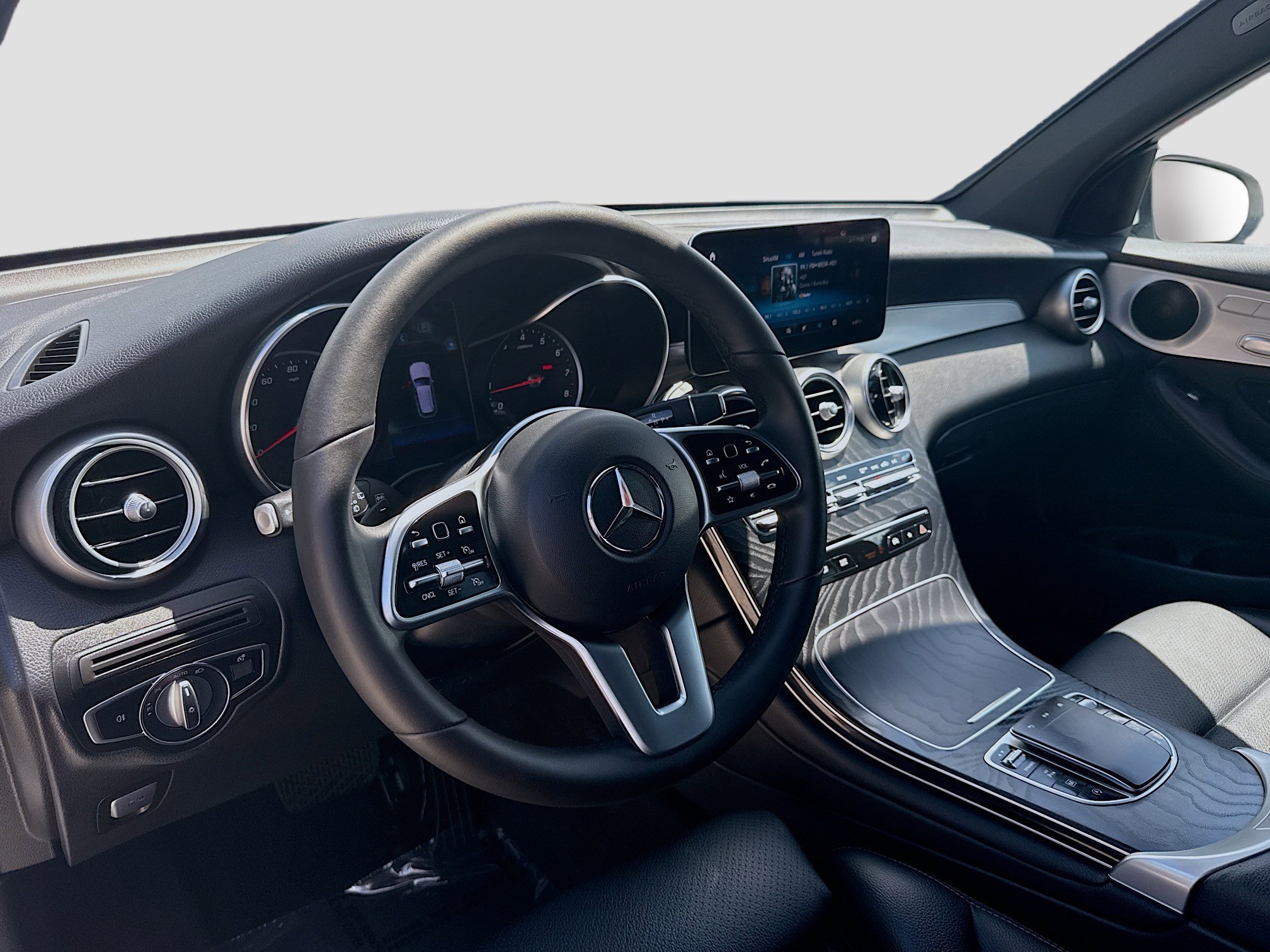 2022 Mercedes-Benz GLC GLC300 - Photo 9
