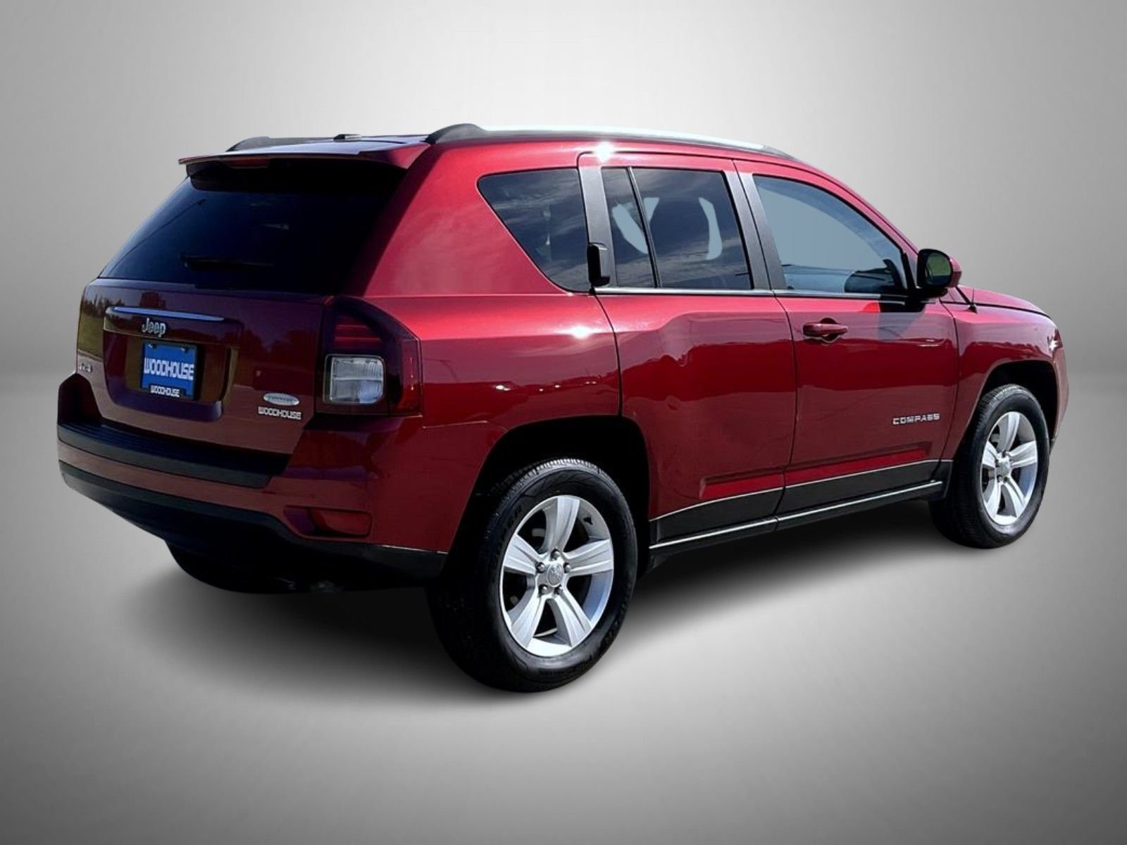 Used 2017 Red Jeep Latitude image 5