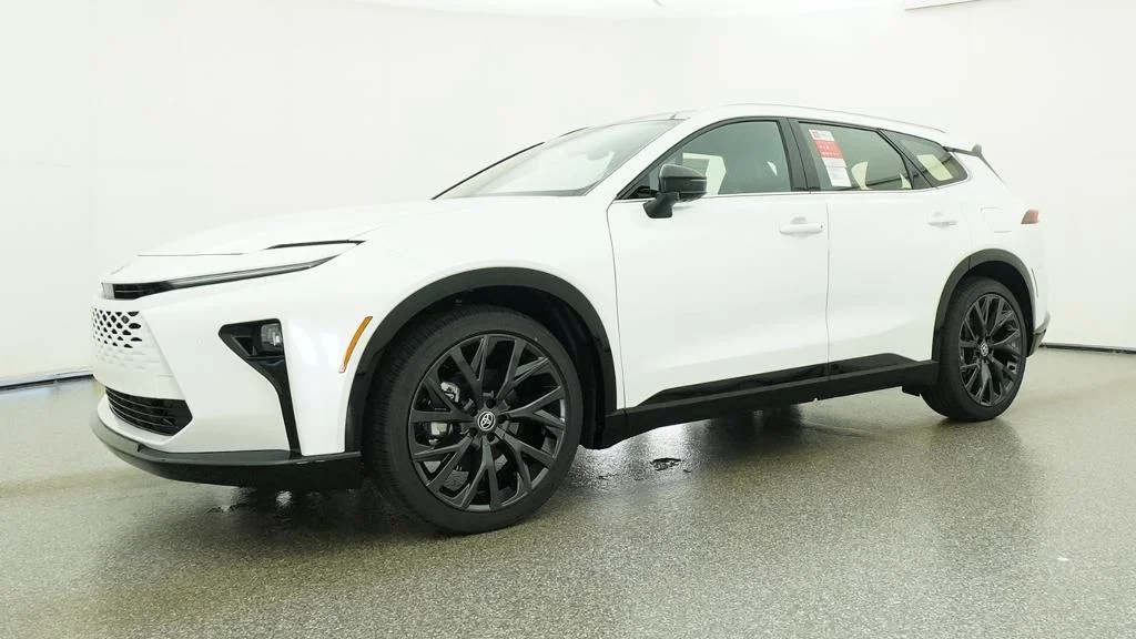 New 2026 Oxygen White Toyota Limited image 6